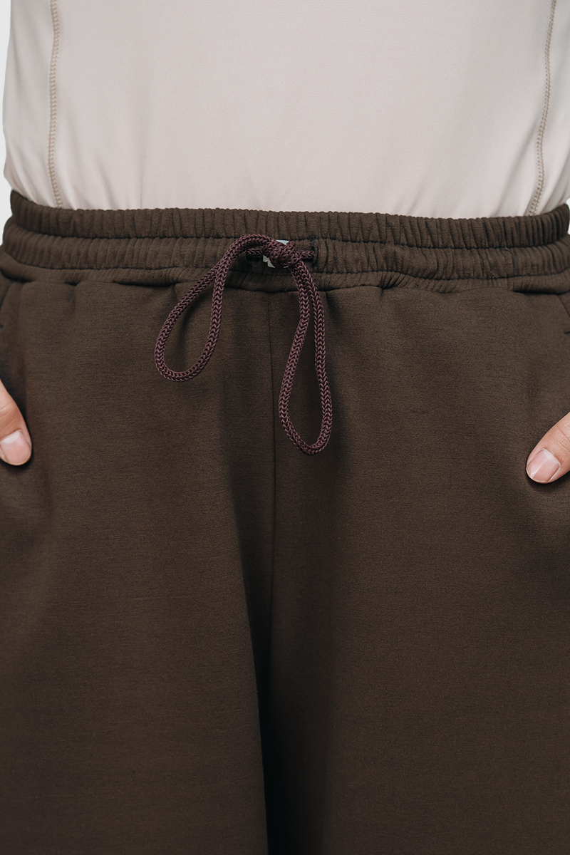 Nomi Barrel Sport Pants Olahraga - Brown
